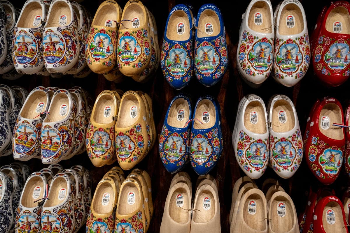 Cultural Symbols in Decorative Art